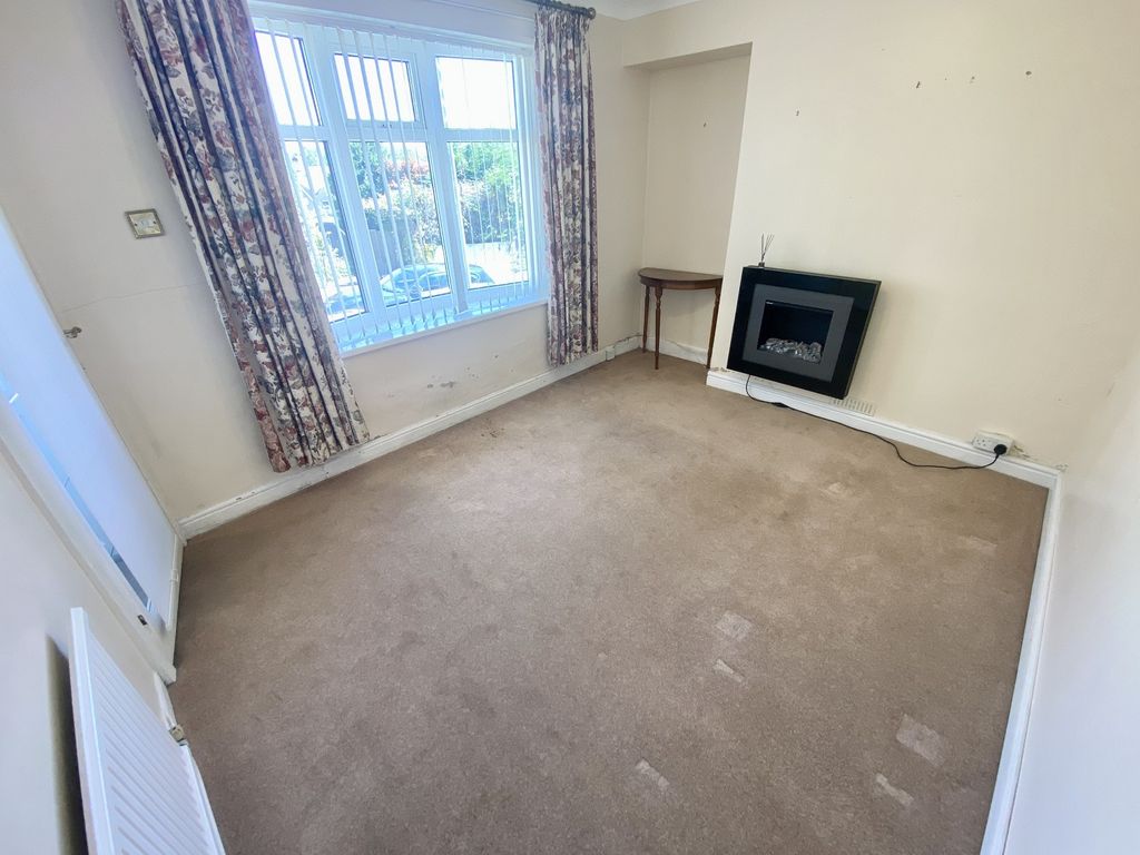 Property photo 2 of 14 Sitting Room
