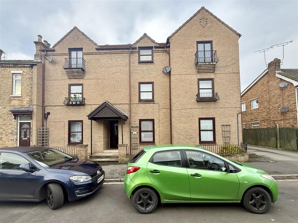 Property photo 1 of 4