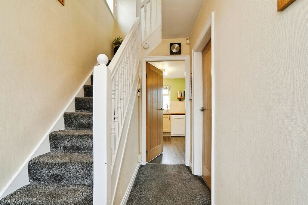 Property photo 3 of 21