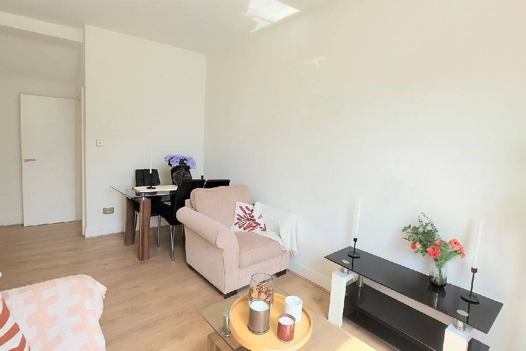 Property photo 3 of 8 Photo 2