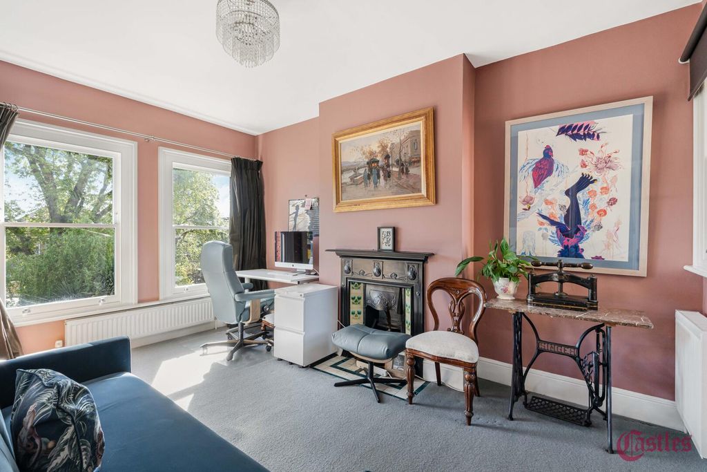 Property photo 3 of 18 Living Room