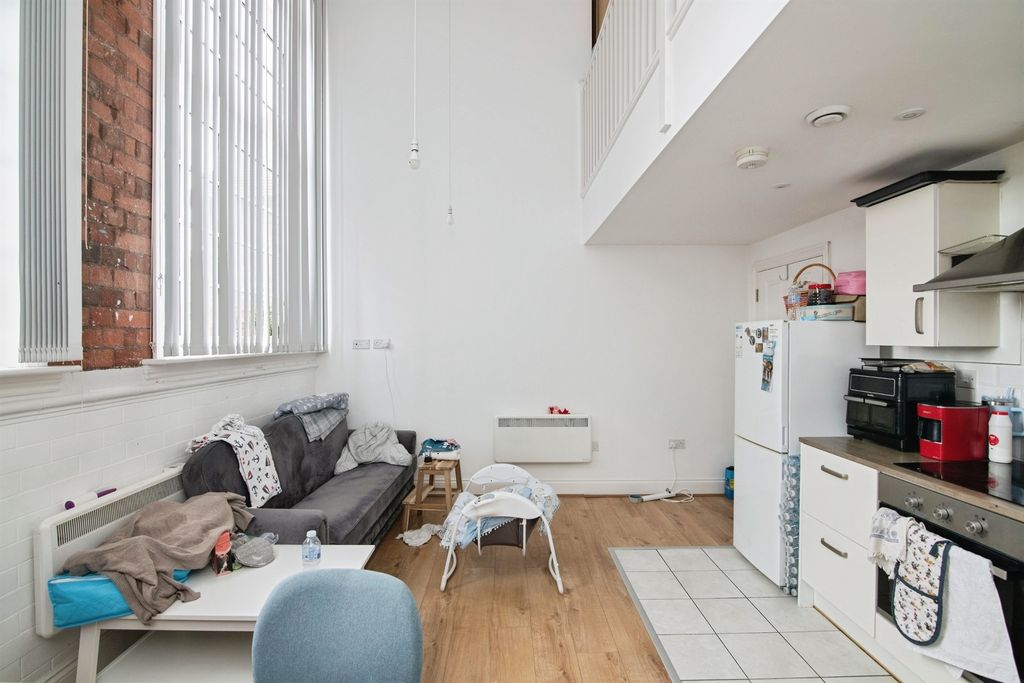 Property photo 2 of 13