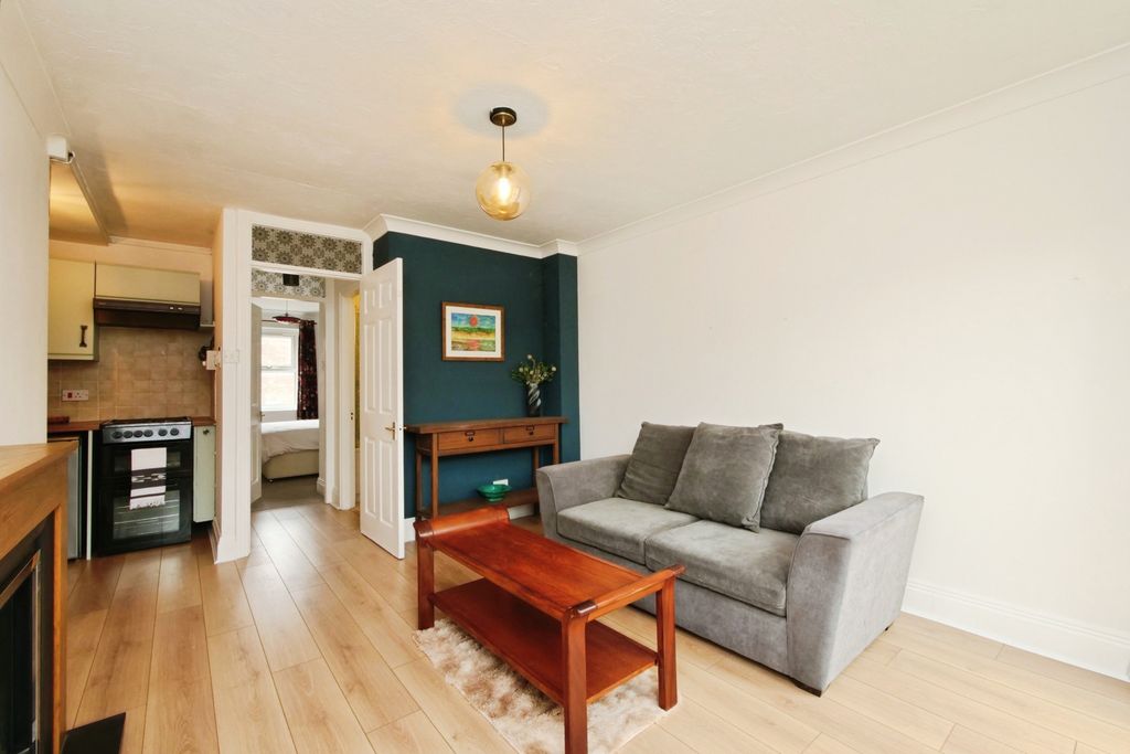 Property photo 2 of 11 Image