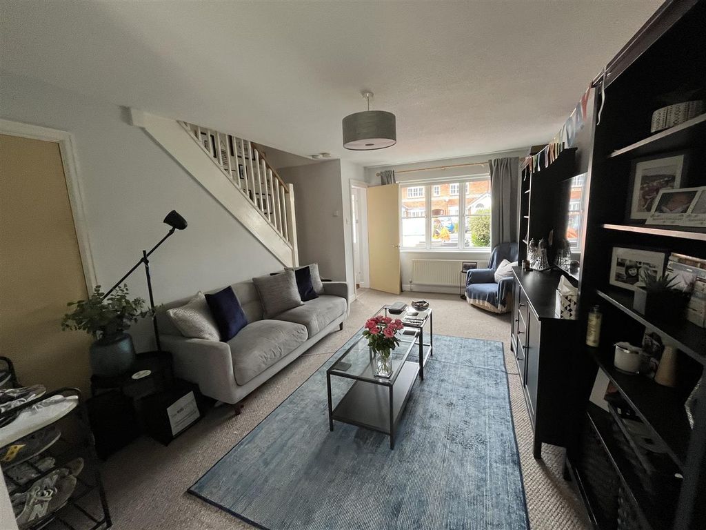 Property photo 2 of 8