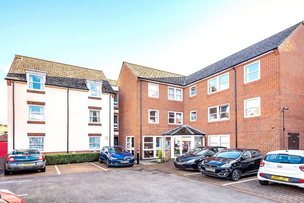 Property photo 1 of 16 Front