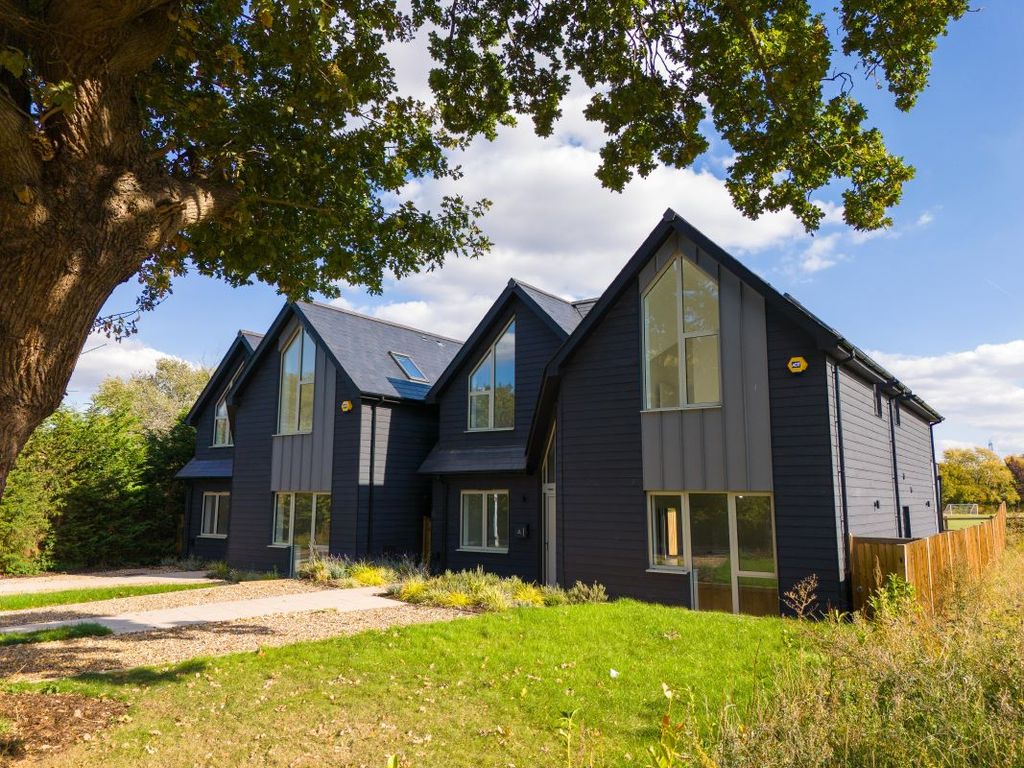 Property photo 2 of 42