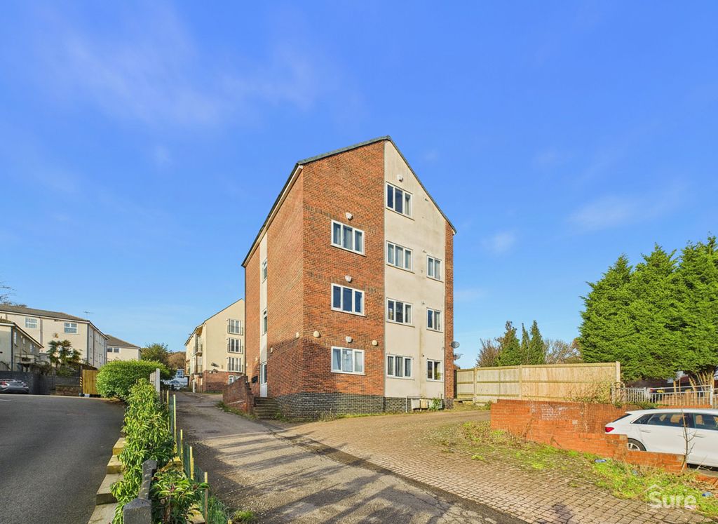 Property photo 1 of 9