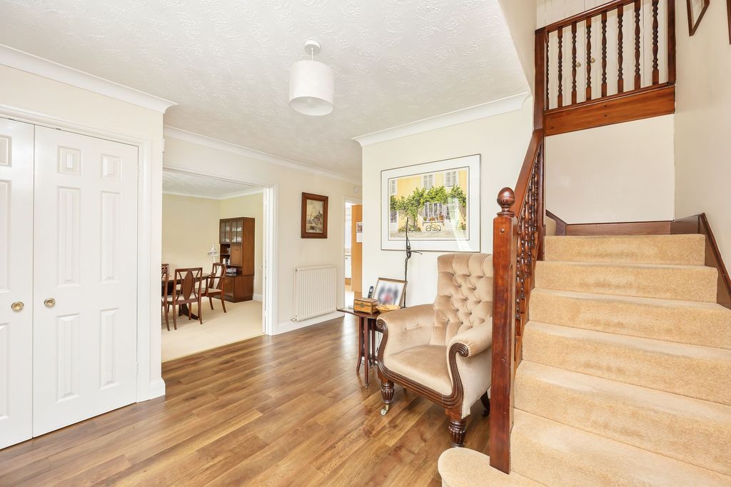 Property photo 2 of 30