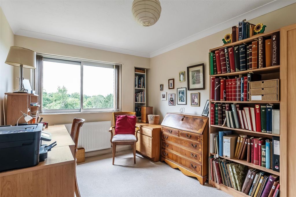 Additional image 10 of 3 bed flat for saleStack House, West Hill, Oxted RH8