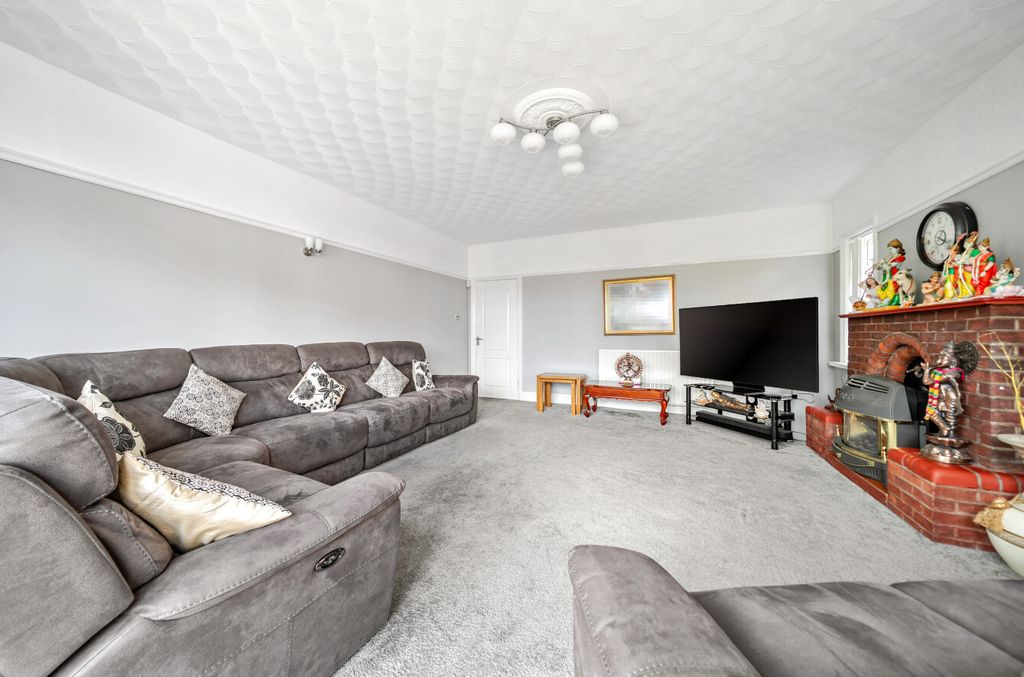 Property photo 3 of 14 1437866-24-69E23d...