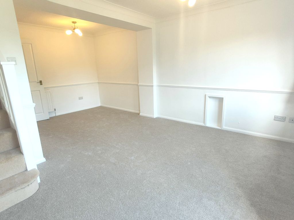 Property photo 2 of 18 Image