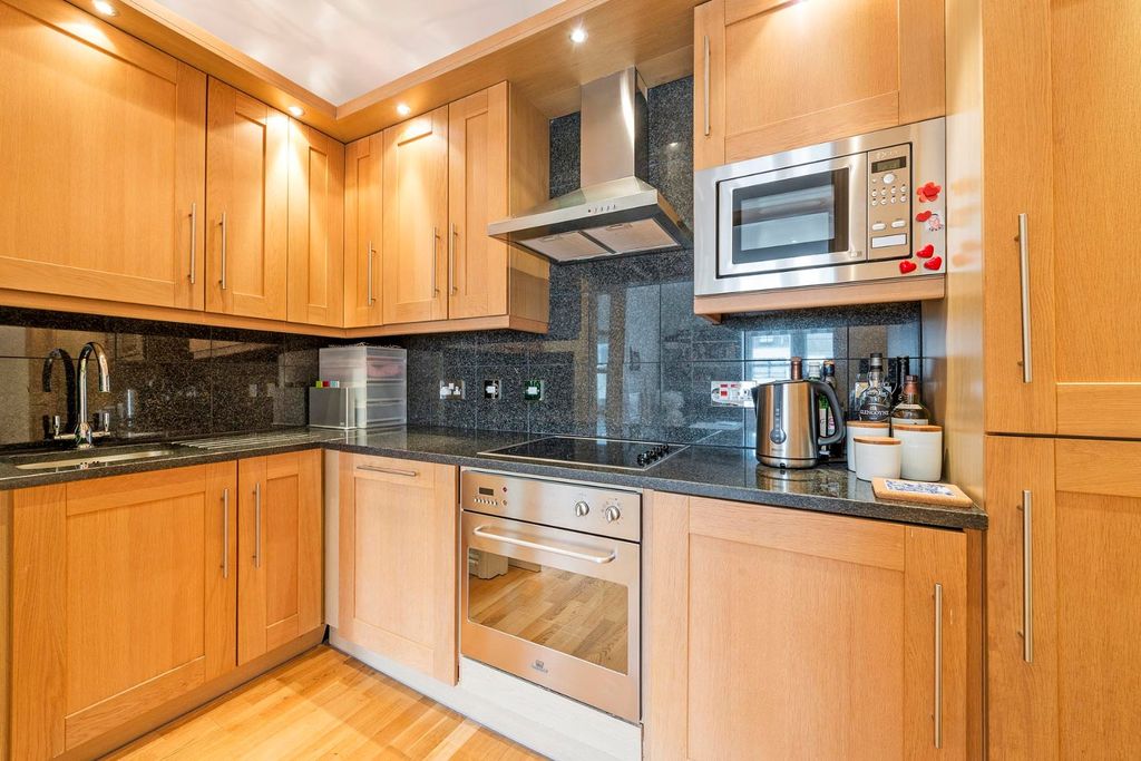 Property photo 3 of 9 Picture No. 12