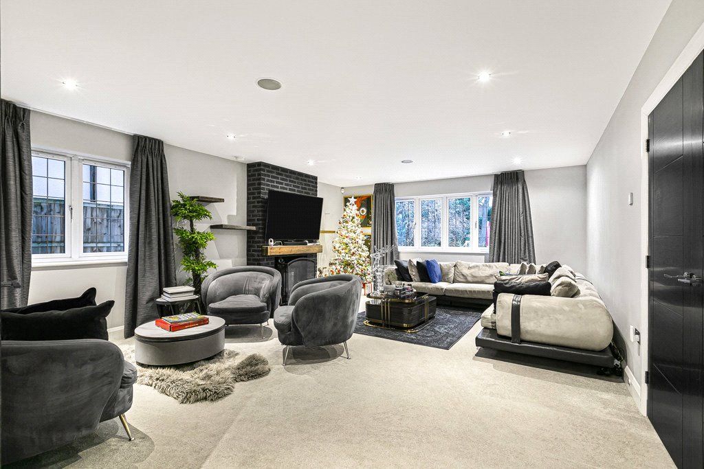 Property photo 2 of 26 Living Room