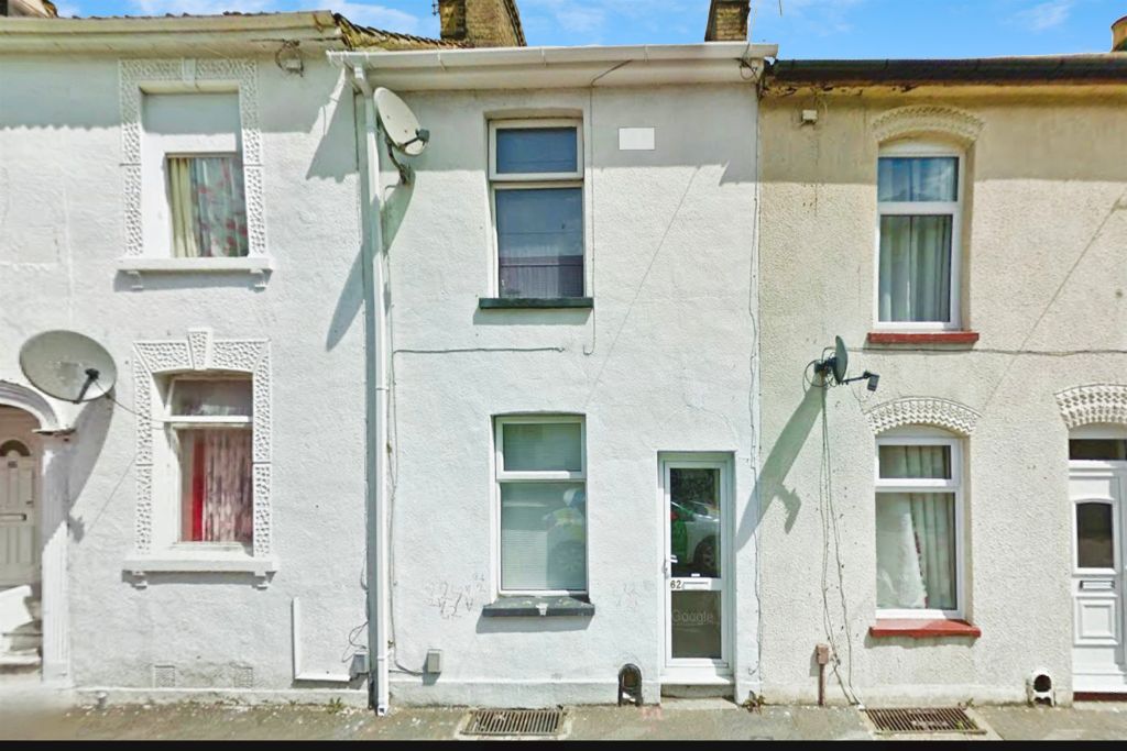 Property photo 1 of 8