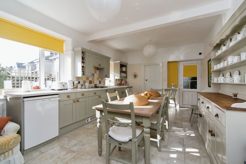 Property photo 2 of 37 Kitchen/Diner
