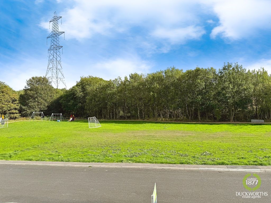 Property photo 2 of 25