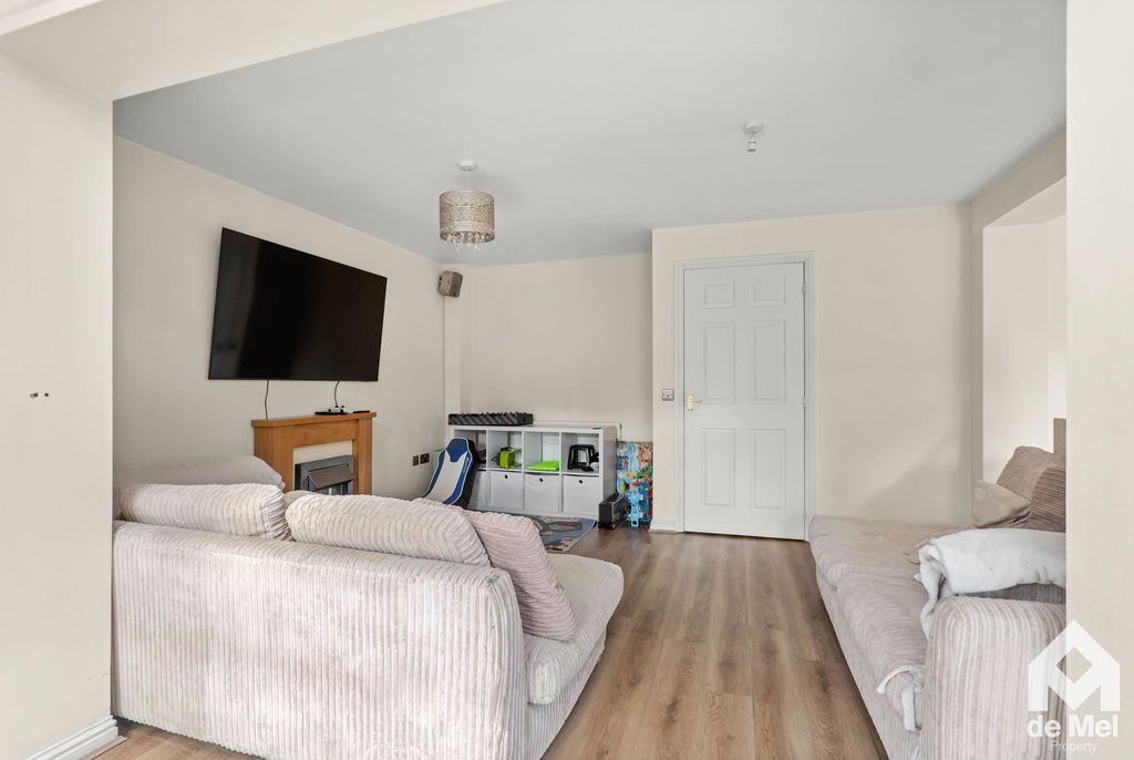 Property photo 3 of 13 Photo 10