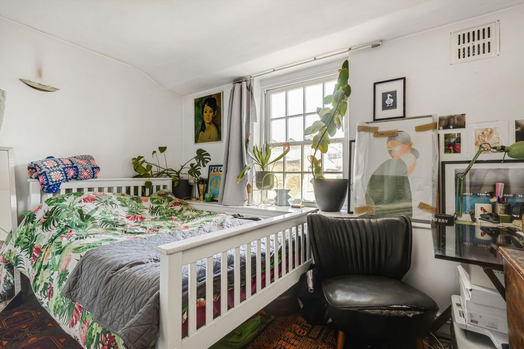 Property photo 3 of 6