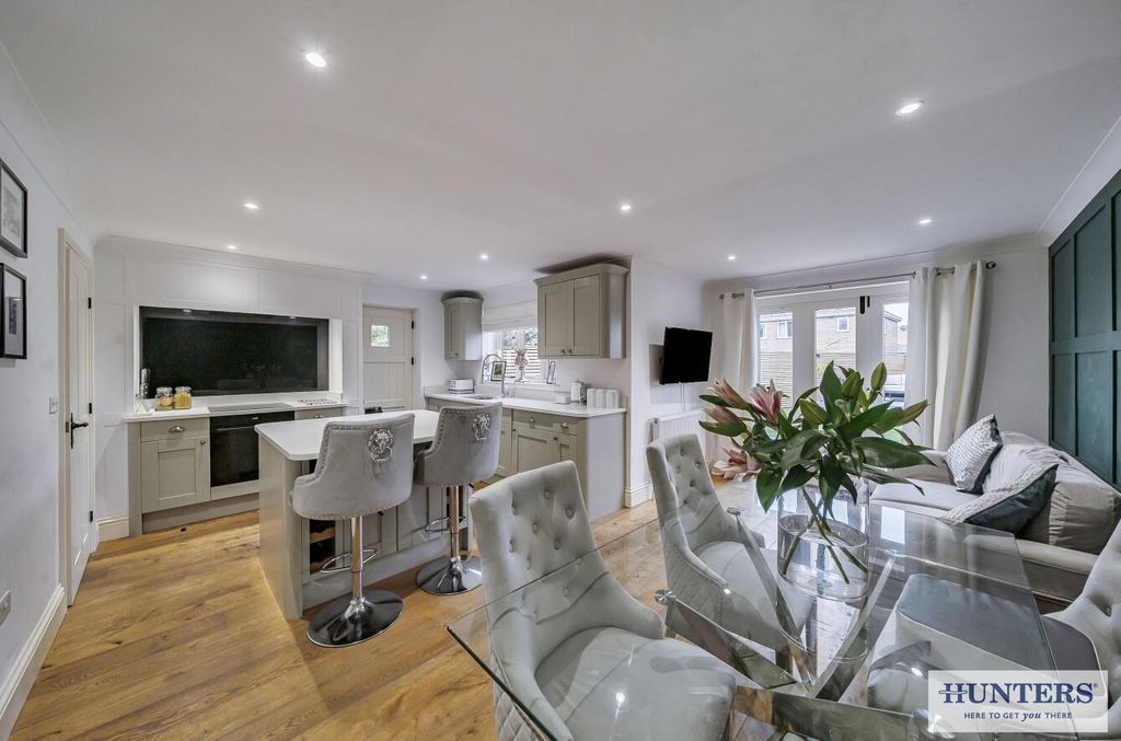 Property photo 2 of 22 dc30F266-9Bf3-4Bfa-Bf1c-7793382850E5.Jpg