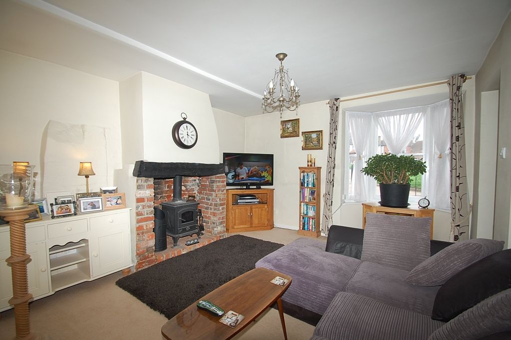 Property photo 2 of 16 Sitting Room