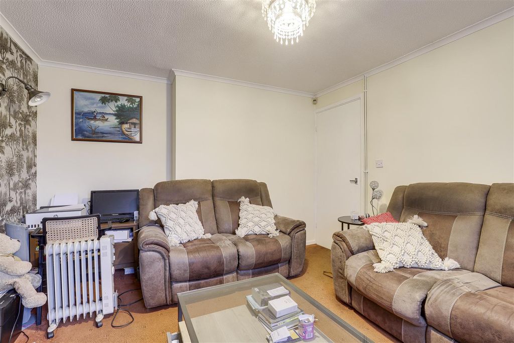 Property photo 3 of 13 12264.Jpg