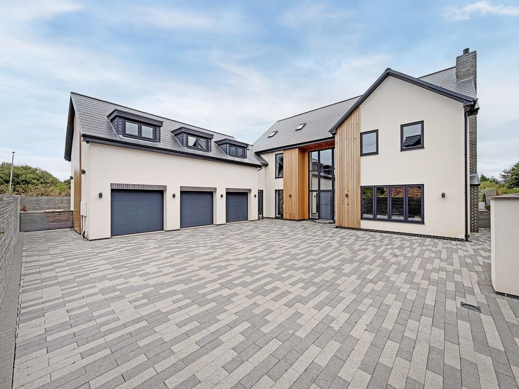 Property photo 1 of 50