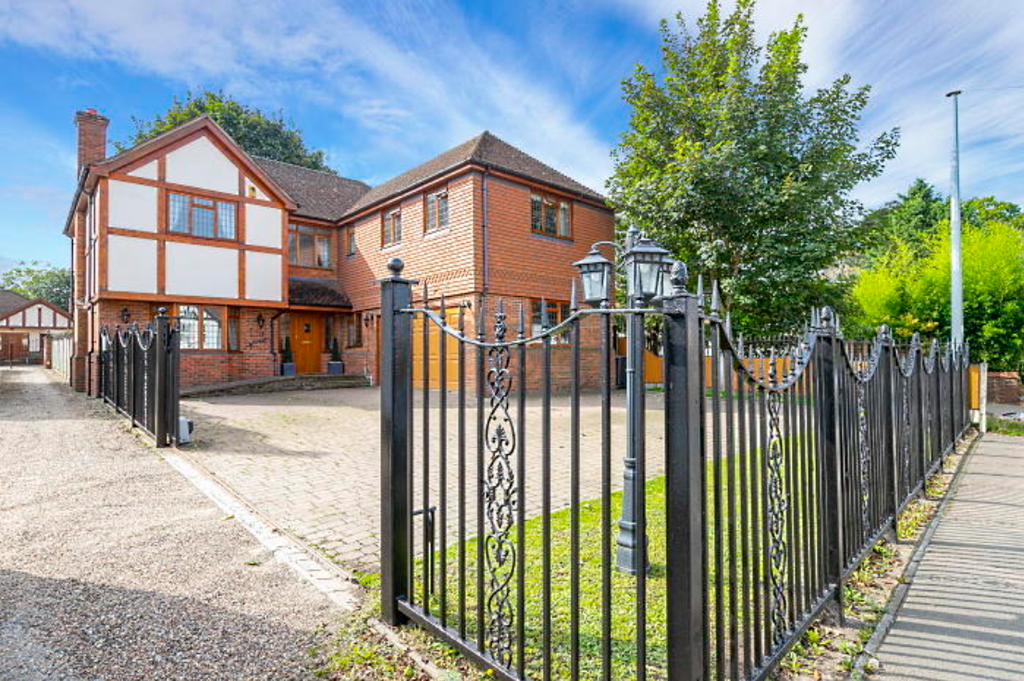 Property photo 1 of 17 Photo 1
