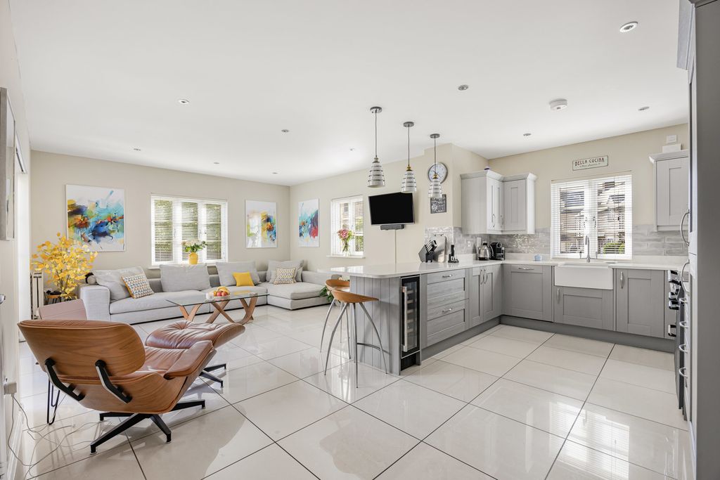 Property photo 3 of 34 Kitchen Family Room
