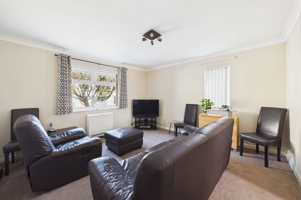 Property photo 3 of 14 Living Room