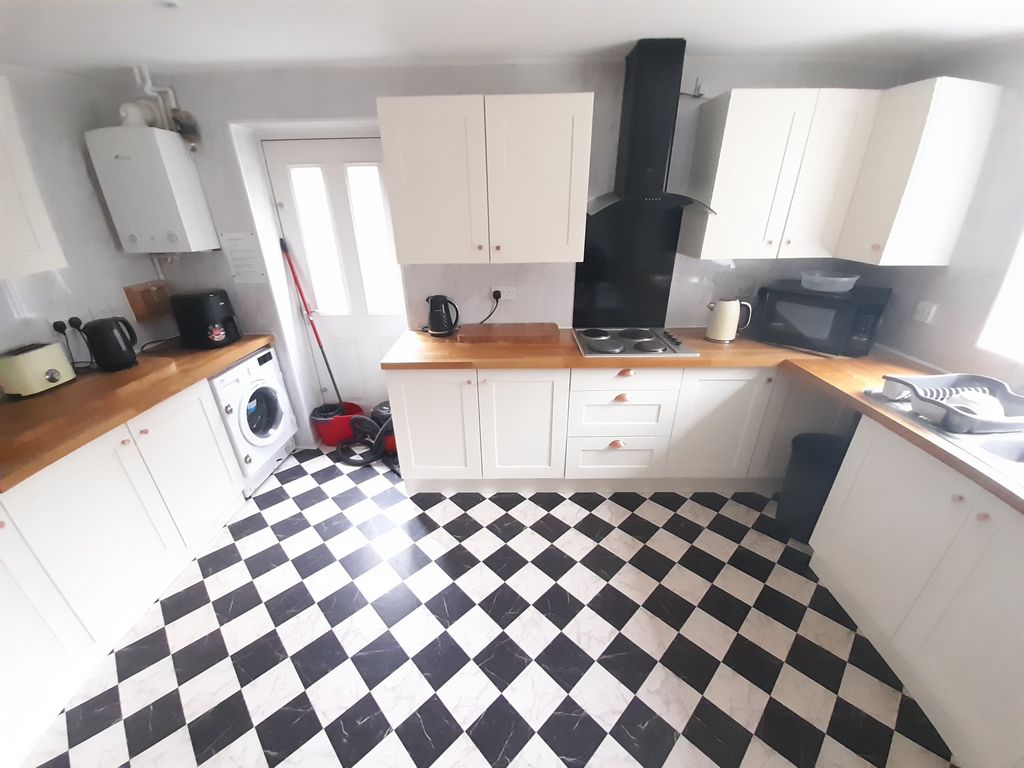 Property photo 3 of 5 4