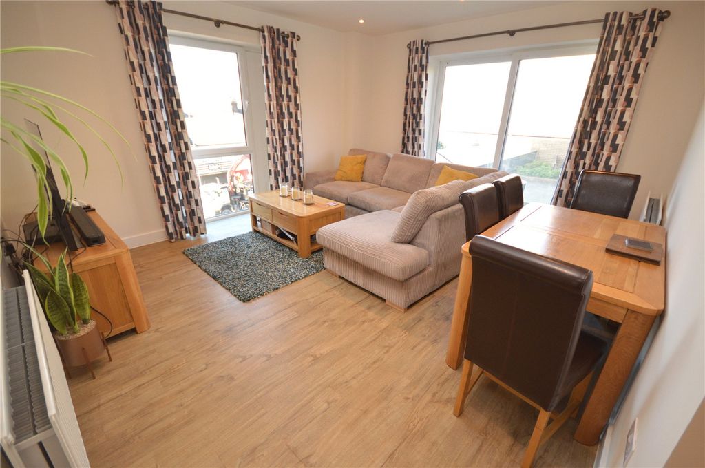 Property photo 3 of 12 Picture No. 16