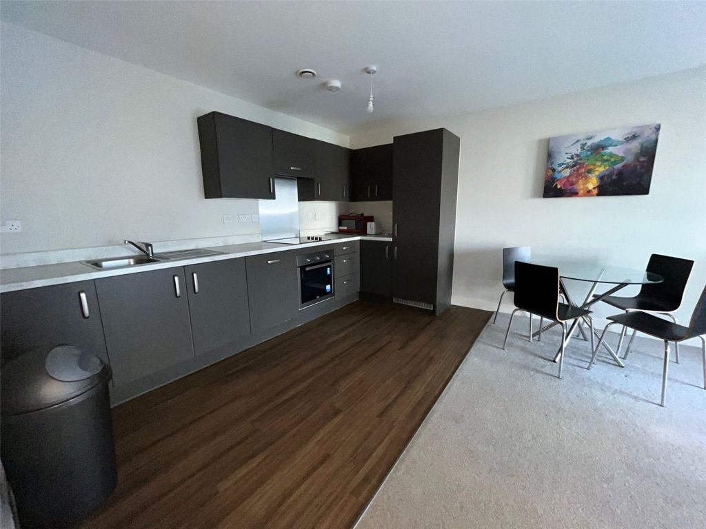 Property photo 2 of 11 Kitchen