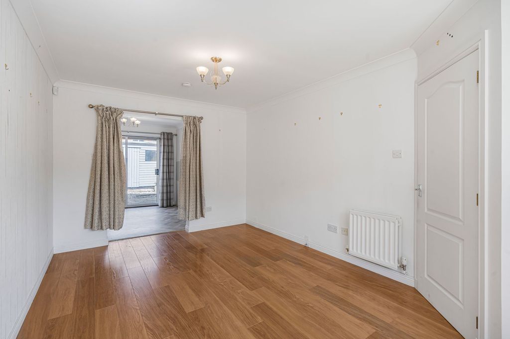 Property photo 3 of 32
