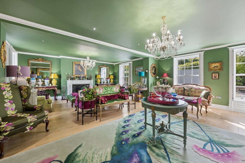 Property photo 2 of 62 Drawing Room