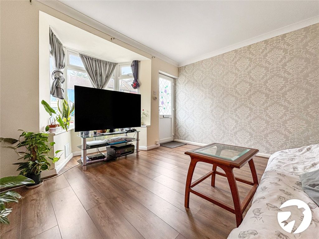 Property photo 2 of 15 Picture No. 04