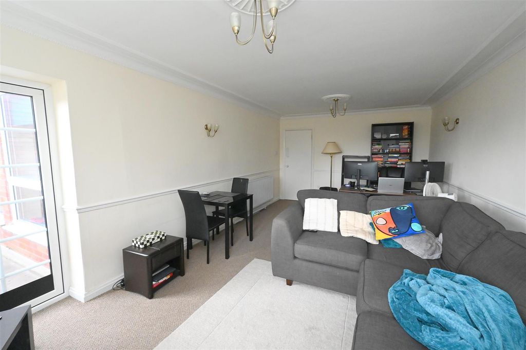 Property photo 2 of 13 Lounge1.Jpg