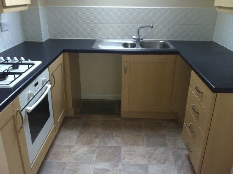 Property photo 3 of 6 Kitchen