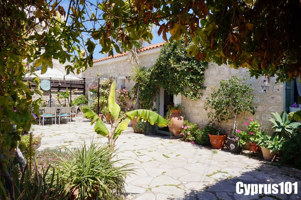 Property photo 1 of 40