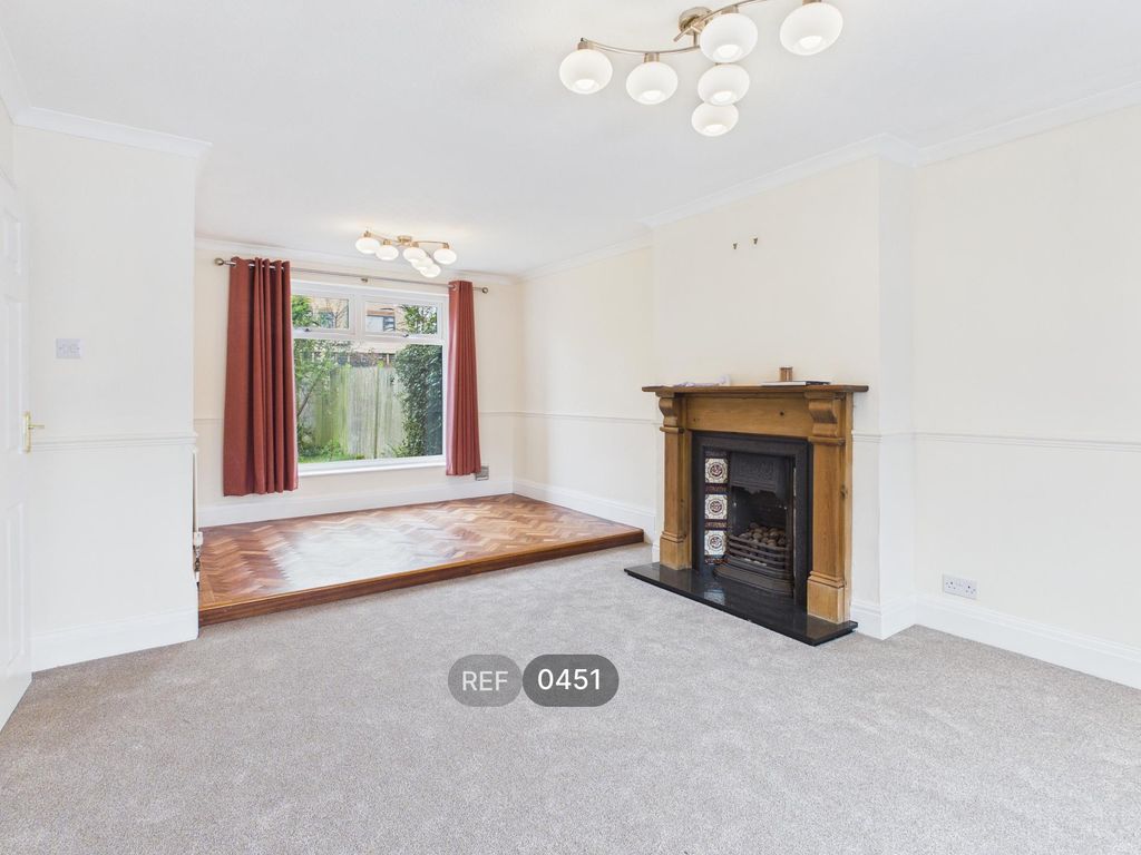 Property photo 3 of 33 Living Room