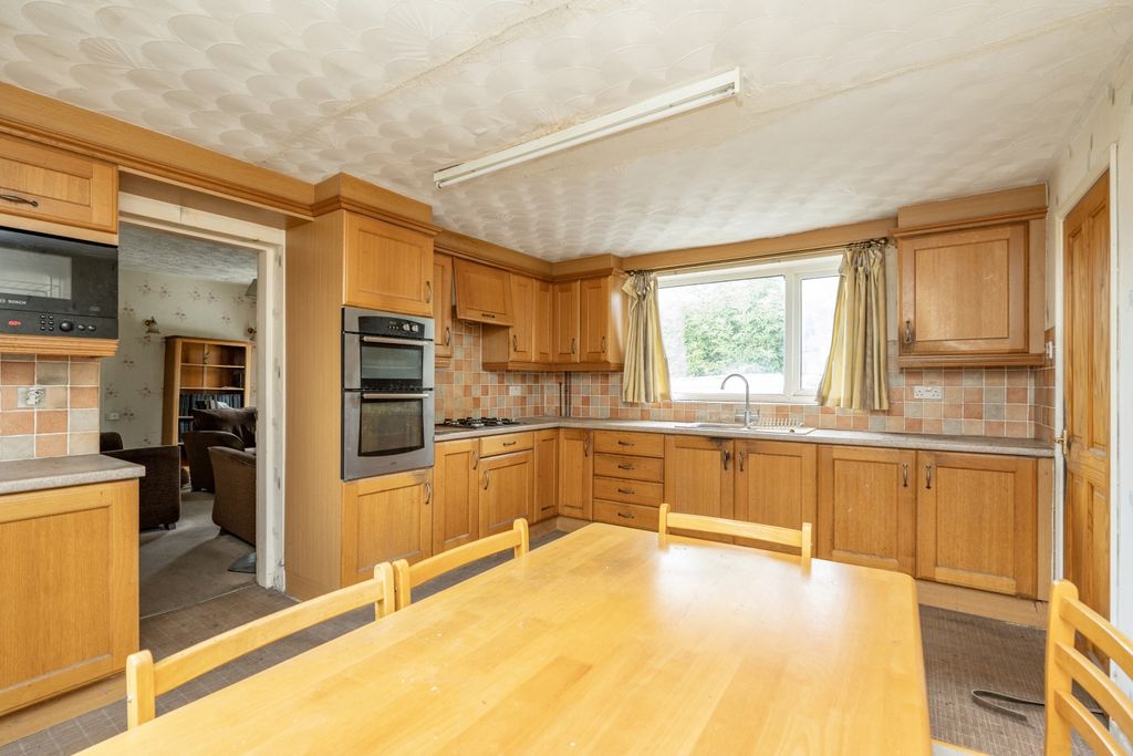 Property photo 3 of 16 3