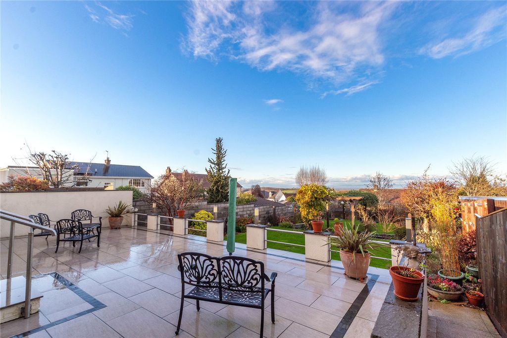 Property photo 1 of 27 Picture No. 02