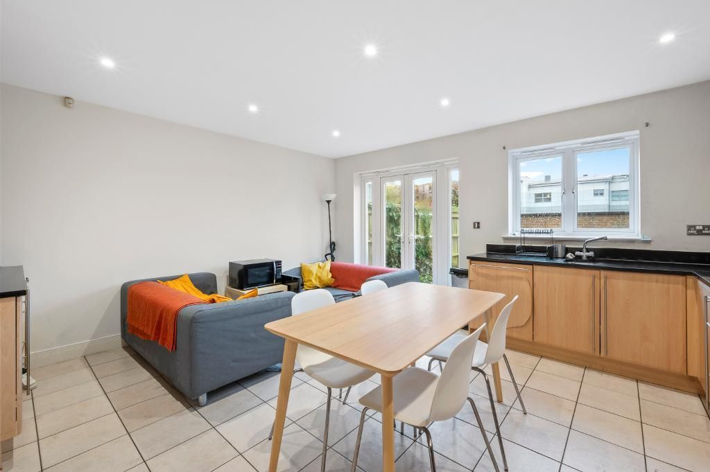 Property photo 3 of 8 Photo 3