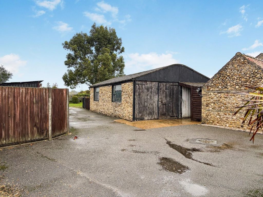 Property photo 3 of 24 Tlc_3A3F4E65-Ddae-4E38-A53A-4E1Aed093Bcd_22541A9.J