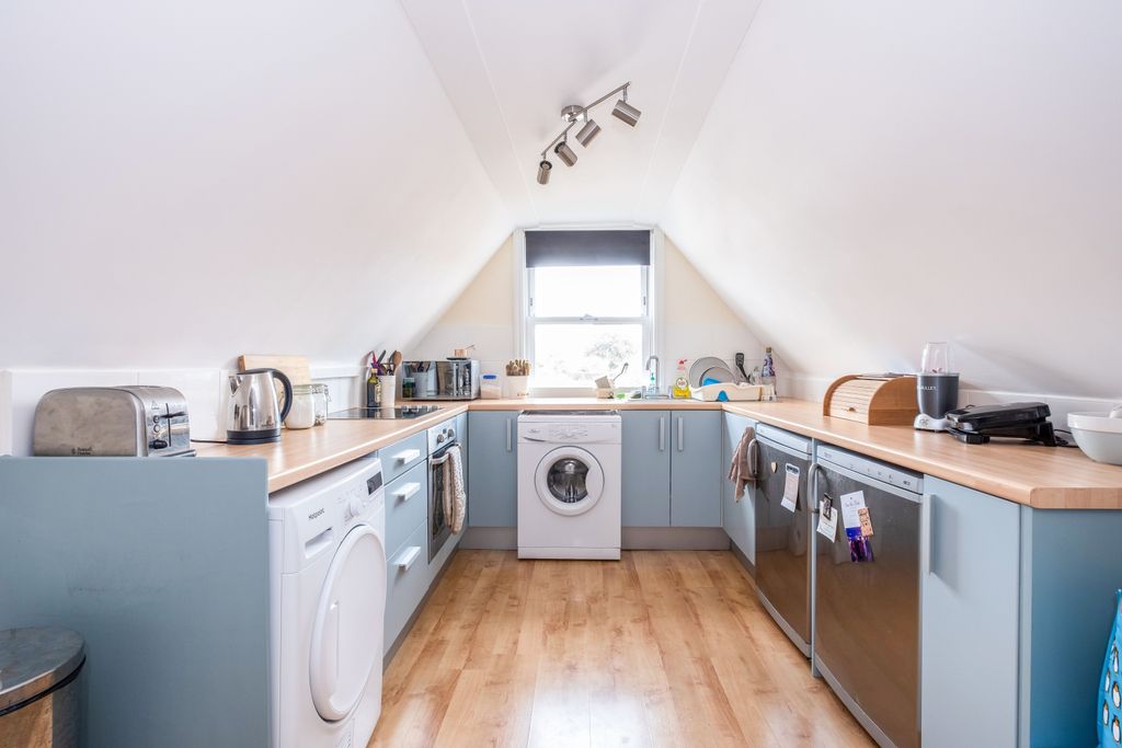 Property photo 1 of 8 6ba9Cb61-d15F-4ba0-B
