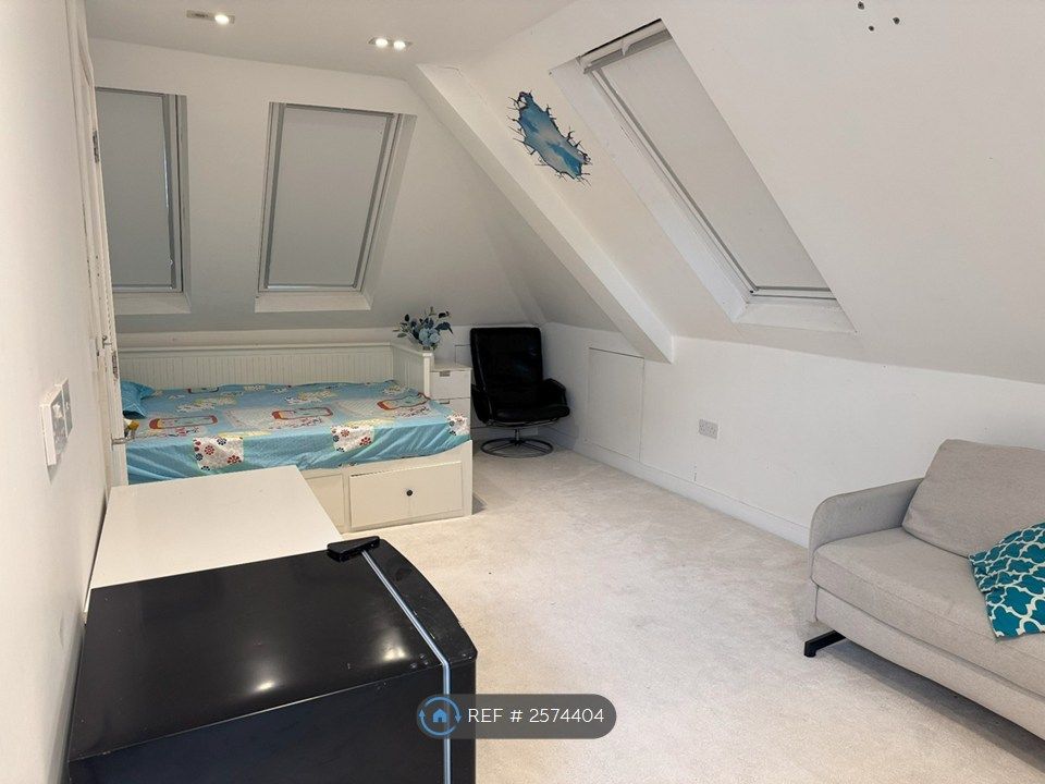 Property photo 2 of 12