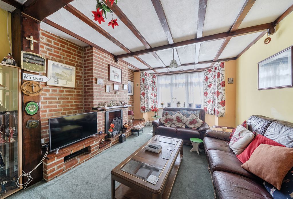 Property photo 3 of 14 1469737-15-6A2048...
