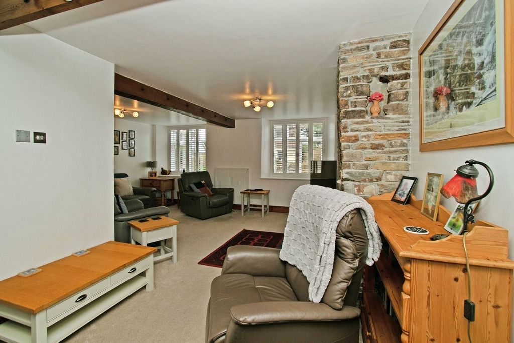 Property photo 3 of 20