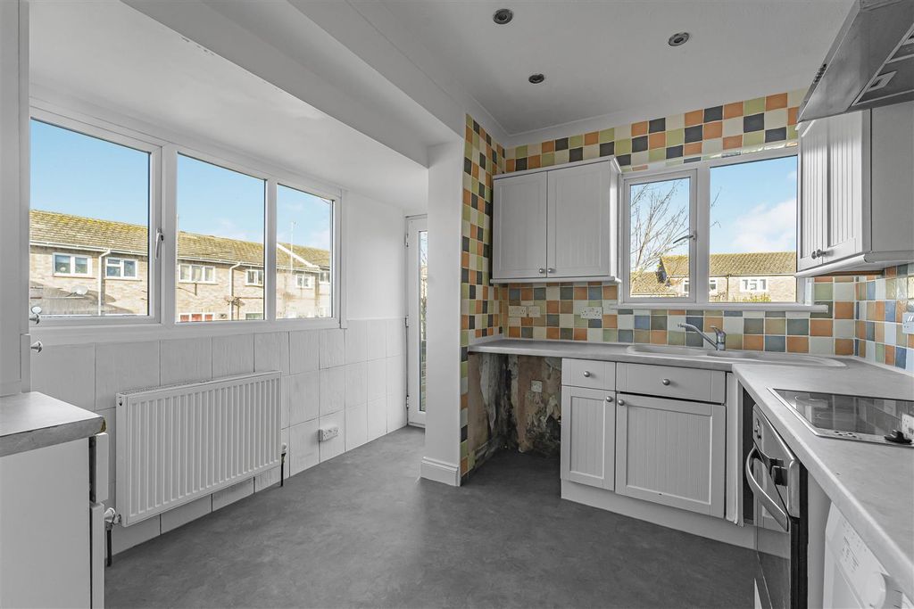 Property photo 3 of 13 Kitchen 1.Jpg