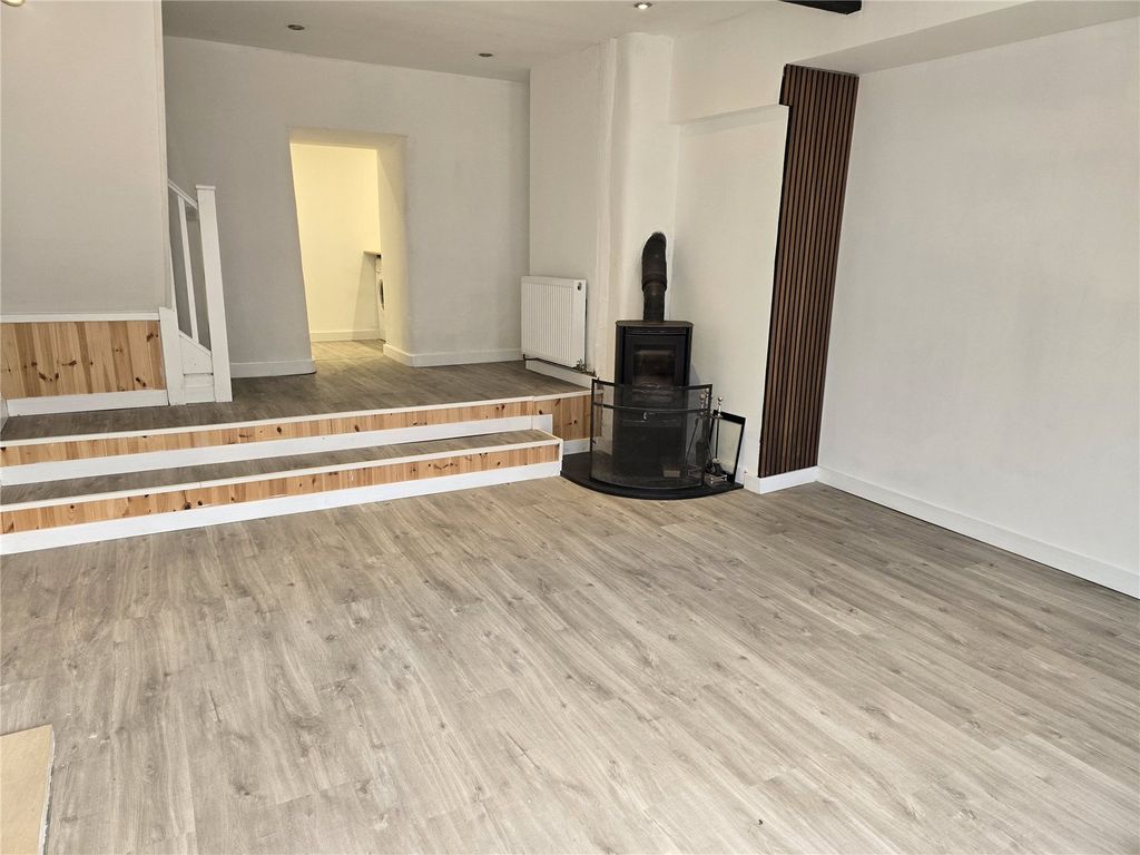 Property photo 3 of 13 Picture No. 02