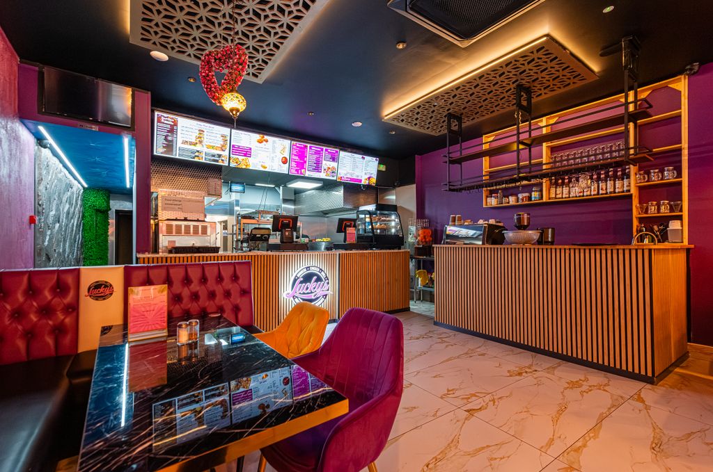 Property photo 3 of 20 -003